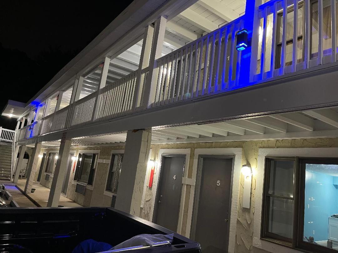 Point Pleasant Inn Пойнт Плезънт Бийч Екстериор снимка